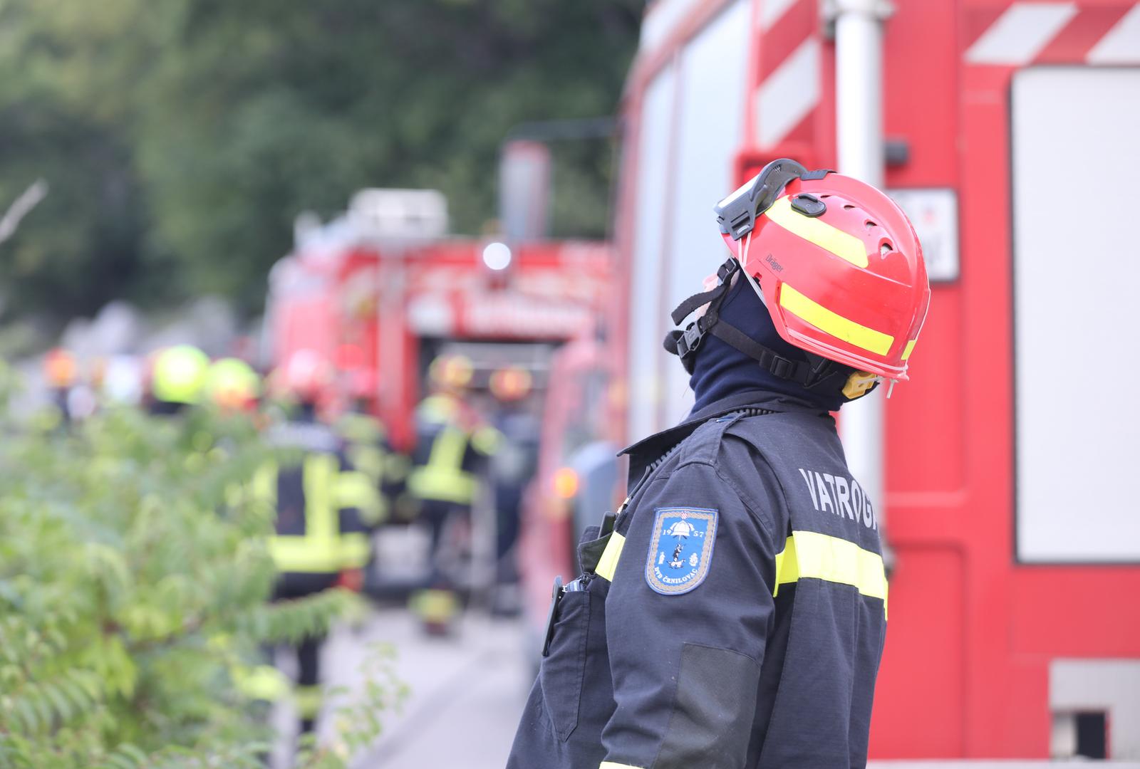 01.08.2024.,Makarska-Vatrogasci s kontinenta na pozaristu u Parku prirode Biokovo. Photo: Ivo Cagalj/PIXSELL