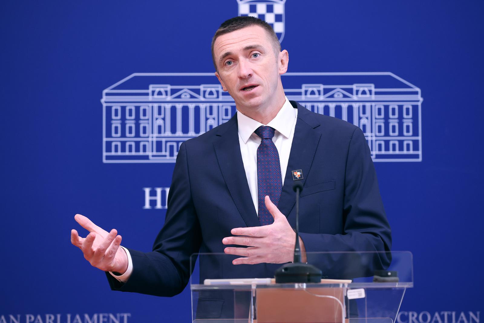 02.07.2024., Zagreb - Na konferenciji za medije odrzanoj u Saboru o temi "Rezolucija o genocidu u logorima u crnogorskom parlamentu" govorio je zastupnik Ivan Penava. Photo: Patrik Macek/PIXSELL