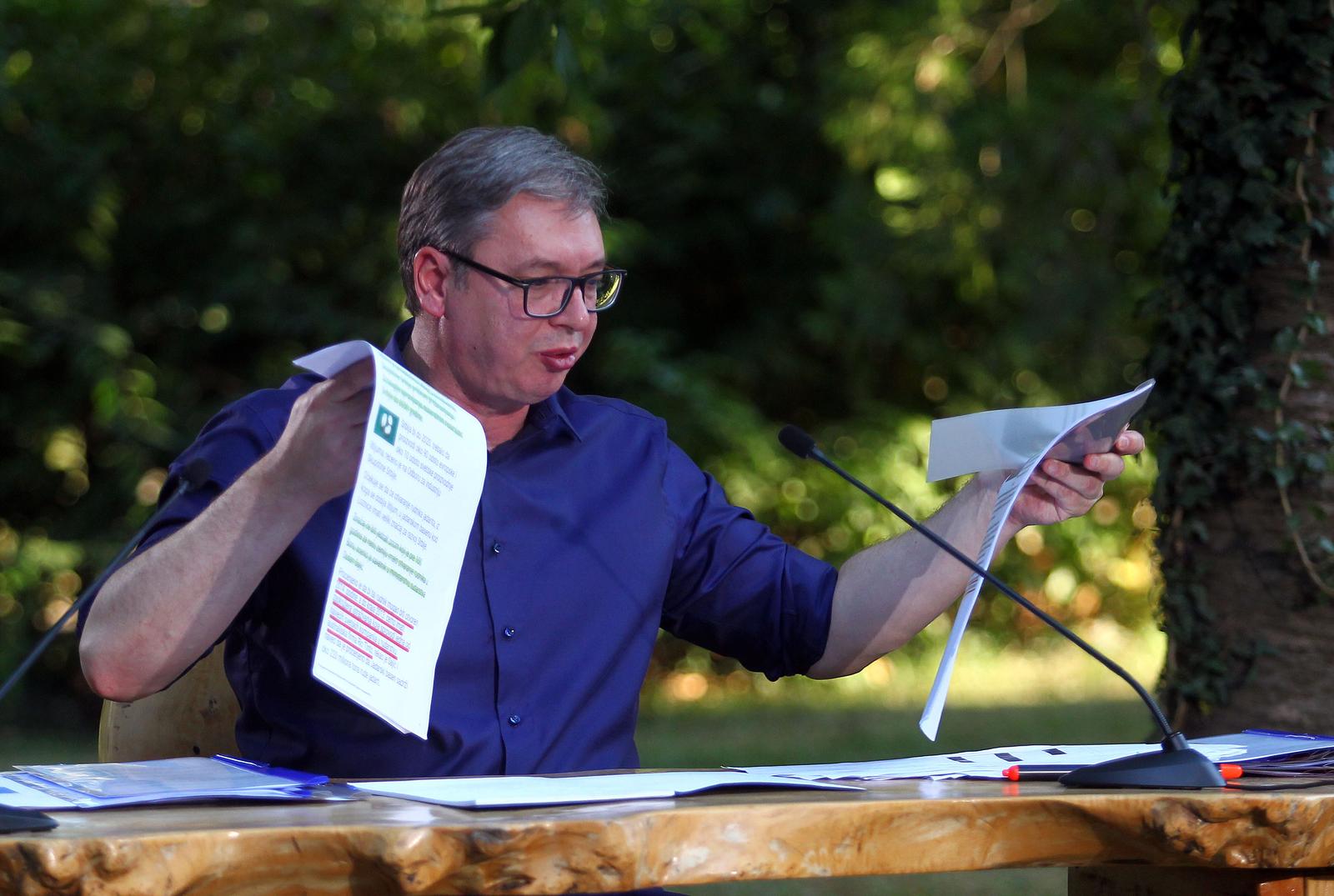 01, August, 2024, Belgrade - The President of the Republic of Serbia, Aleksandar Vucic, addressed the public from Vila Mir regarding the current political and economic situation. Aleksandar Vucic. Photo: A.K./ATAImages

01, avgust, 2024, Beograd - 
Predsednika Republike Srbije Aleksandar Vucic obratio se iz Vila Mir javnosti povodom aktuelne politicke i ekonomske situacije. Photo: A.K./ATAImages Photo: A.K./ATAImages/PIXSELL