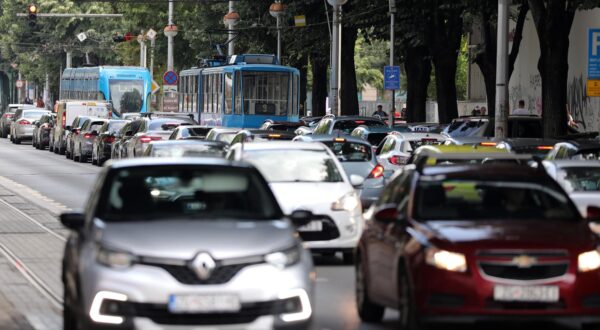 03.07.2023., Zagreb - Prometna guzva u Savskoj cesti.  Photo: Emica Elvedji/PIXSELL