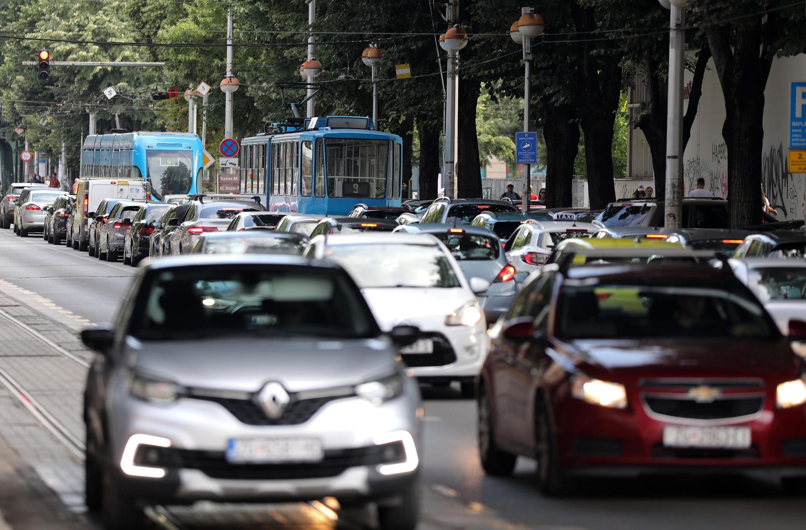 03.07.2023., Zagreb - Prometna guzva u Savskoj cesti.  Photo: Emica Elvedji/PIXSELL