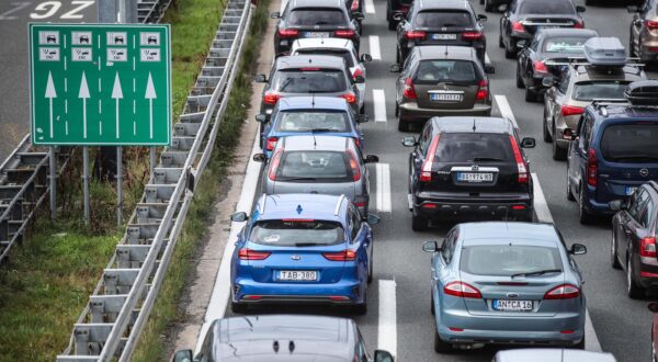 03.08.2024.., Zagreb - Prometne guzve na naplatnoj postaji Lucko. Photo: Slavko Midzor/PIXSELL