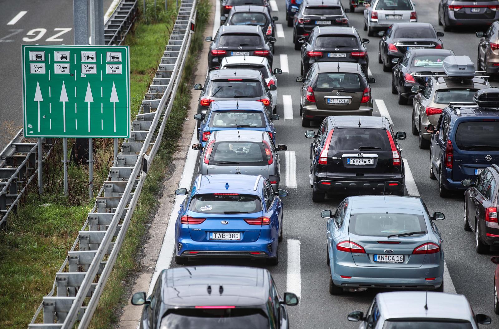 03.08.2024.., Zagreb - Prometne guzve na naplatnoj postaji Lucko. Photo: Slavko Midzor/PIXSELL