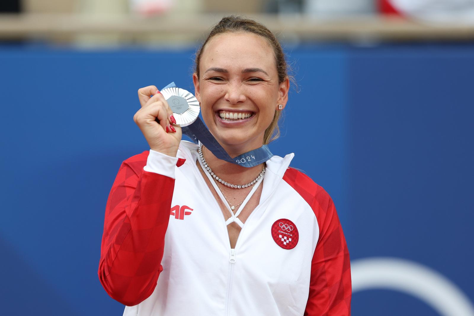 03.08.2024., Pariz, Francuska - XXXIII. Olimpijske igre Pariz 2024. Finale zenskog tenisa na centranom terenu Philippe Chatrier Roland Garrosa, Donna Vekic, Hrvatska - Qinwen Zheng, Kina. Photo: Igor Kralj/PIXSELL