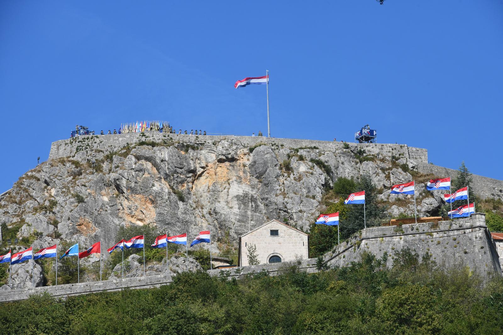 04.08.2024., Knin - Kninska tvrdjava ukrasena hrvatskim zastava uoci VRO Oluja. Photo: Hrvoje Jelavic/PIXSELL