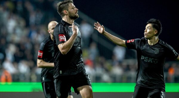 05.05.2024., stadion HNK Rijeka, Rijeka - SuperSport HNL, 33. kolo, HNK Rijeka - GNK Dinamo. Slavlje nogometasa Dinama nakon pogotka Brune Petkovic za izjednacenje 1:1. Bruno Petkovic Photo: Marko Lukunic/PIXSELL