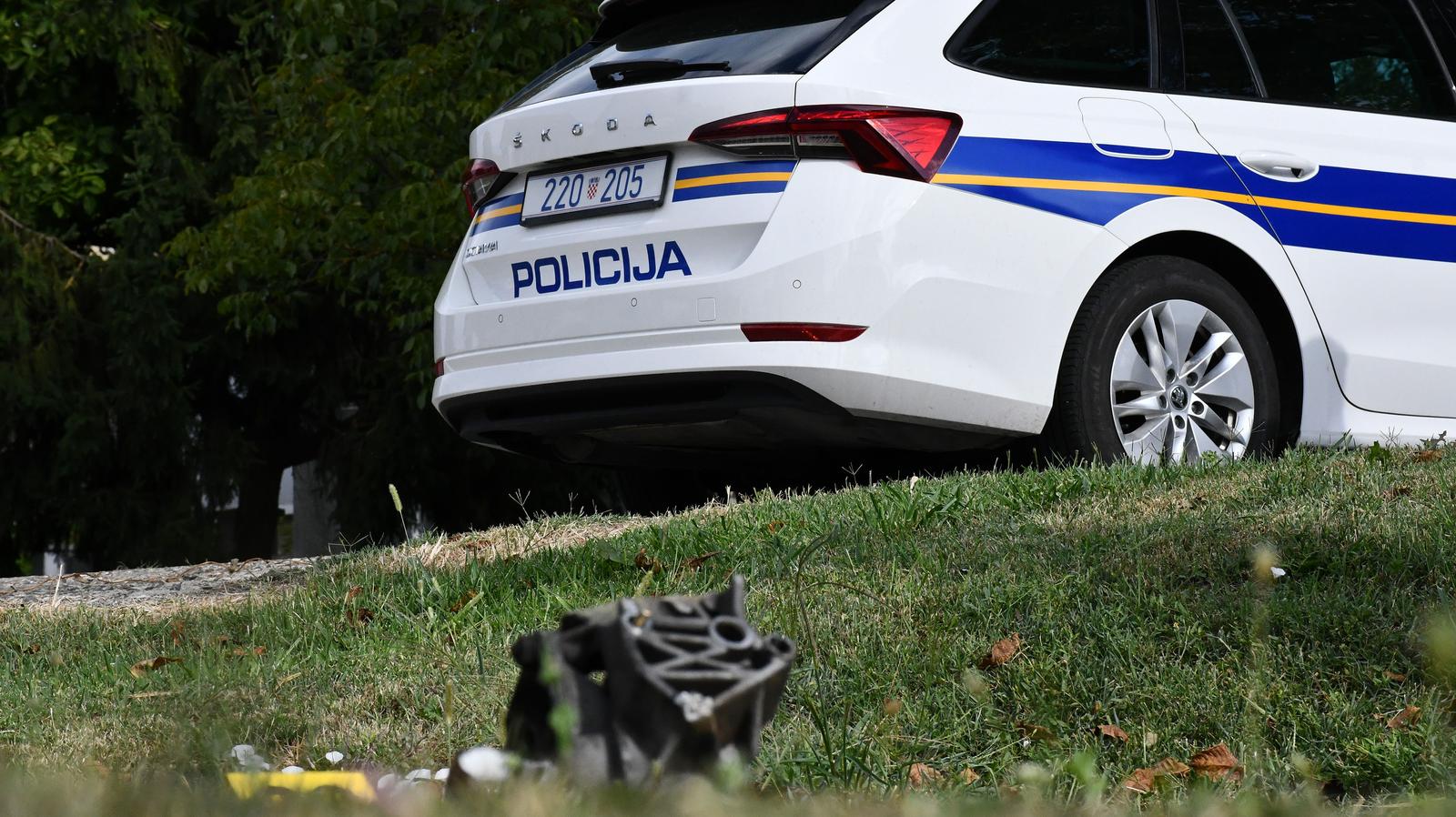 06.08.2024., Kula, Kutjevo - U prometnoj nesreca poginula su dva mladica nakon sto su automobilom sletjeli s ceste i udarili u drvo. Photo: Ivica Galovic/PIXSELL