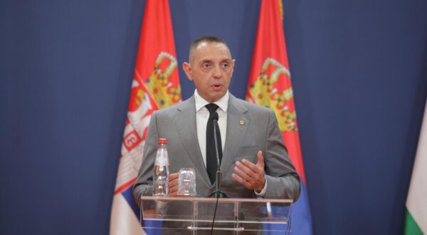 06, October, 2022, Belgrade - A meeting of officials from Serbia, Austria and Hungary on the management of migration processes was held in the Palace of Serbia. Aleksandar Vulin. Photo: Milos Tesic/ATAImages

06, oktobar, 2022, Beograd - U Palati Srbija odrzan je sastanak zvanicnika Srbije, Austrije i Madjarske o upravljanju procesima migracija. Photo: Milos Tesic/ATAImages Photo: Milos Tesic/ATAImages/PIXSELL