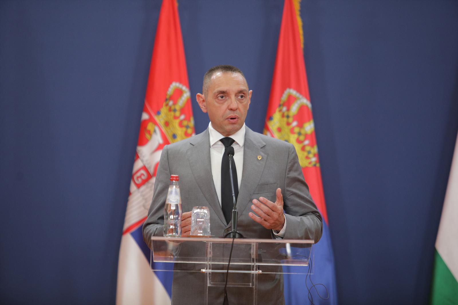 06, October, 2022, Belgrade - A meeting of officials from Serbia, Austria and Hungary on the management of migration processes was held in the Palace of Serbia. Aleksandar Vulin. Photo: Milos Tesic/ATAImages

06, oktobar, 2022, Beograd - U Palati Srbija odrzan je sastanak zvanicnika Srbije, Austrije i Madjarske o upravljanju procesima migracija. Photo: Milos Tesic/ATAImages Photo: Milos Tesic/ATAImages/PIXSELL