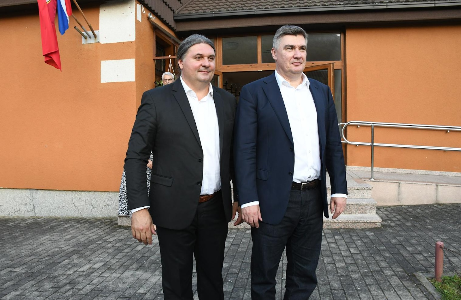 07.07.2023., Kalnik  - Predsjednik Republike Zoran Milanovic sudjelovao je na svecanoj sjednici Opcinskog vijeca Opcine Kalnik povodom Dana OpÊcne. .Docekao ga je domacin, nacelnik Opcine Mladen Keser Photo: Damir Spehar/PIXSELL