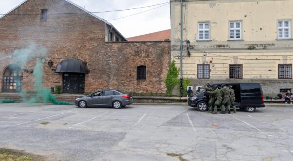 09.05.2024. Osijek -  Dan otvorenih vrata Policijske uprave osjecko-baranjske i promocija kampanje ''Postani policajac/policajka'' Ministarstva unutarnjih poslova i Policijske akademije ''Prvi hrvatski redarstvenik'' Photo: Borna jaksic/PIXSELL