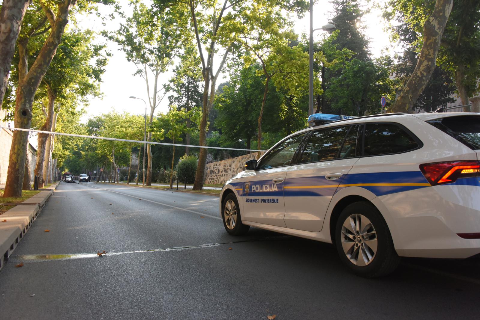 10.07.2024., Pula - Teska prometna nesreca u centru Pule u kojoj je poginuo vozac motocikla. Photo: Sasa Miljevic/PIXSELL