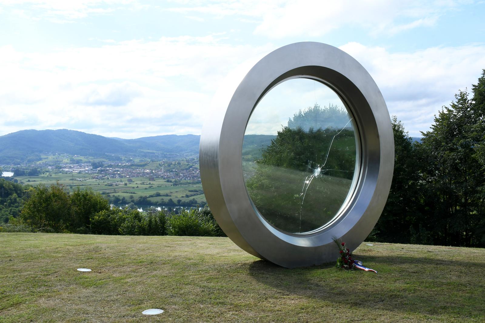 10.08.2023., Hrvatska Kostajnica - Obiljezena 32. godisnjica pogibije Gordana Lederera kod spomen-obiljezja 'Slomljeni pejzaz' na brdu Cukur.   Photo: Nikola Cutuk/PIXSELL