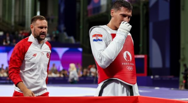 10.08.2024., Pariz, Francuska - XXXIII. Olimpijske igre Pariz 2024. Taekwondo, polufinale, muskarci preko 80kg, Arian Salimi, Iran - Ivan Sapina, Hrvatska. Photo: Igor Kralj/PIXSELL