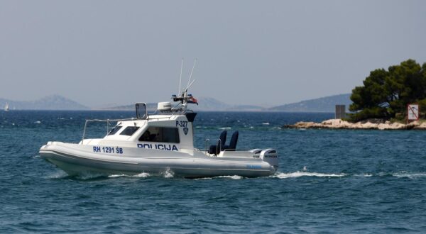 12.07.2023., Tribunj - Pomorska policija u ophodnji kod Tribunja.  Photo: Hrvoje Jelavic/PIXSELL