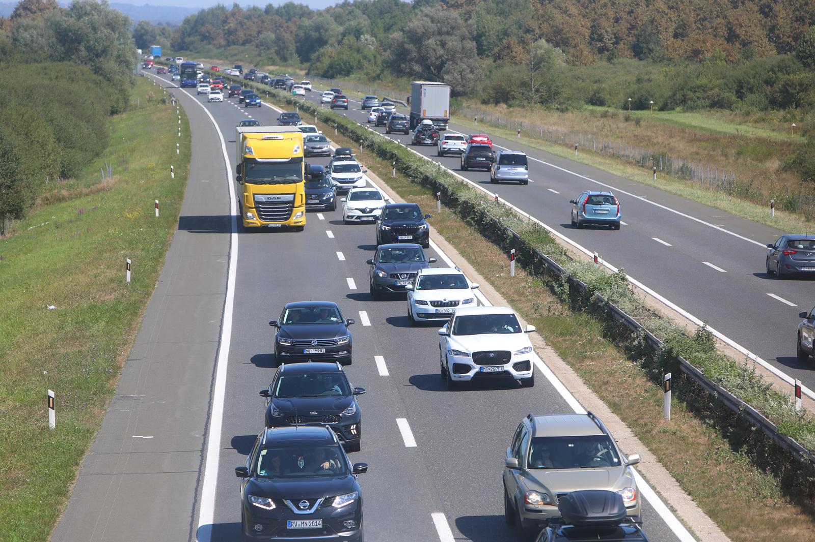 12.08.2024., Karlovac - Prometne guzve u smjeru mora na autocesti A1 izmedu Zagreba i Karlovca kod odmorista Draganic. Photo: Kristina Stedul Fabac/PIXSELL