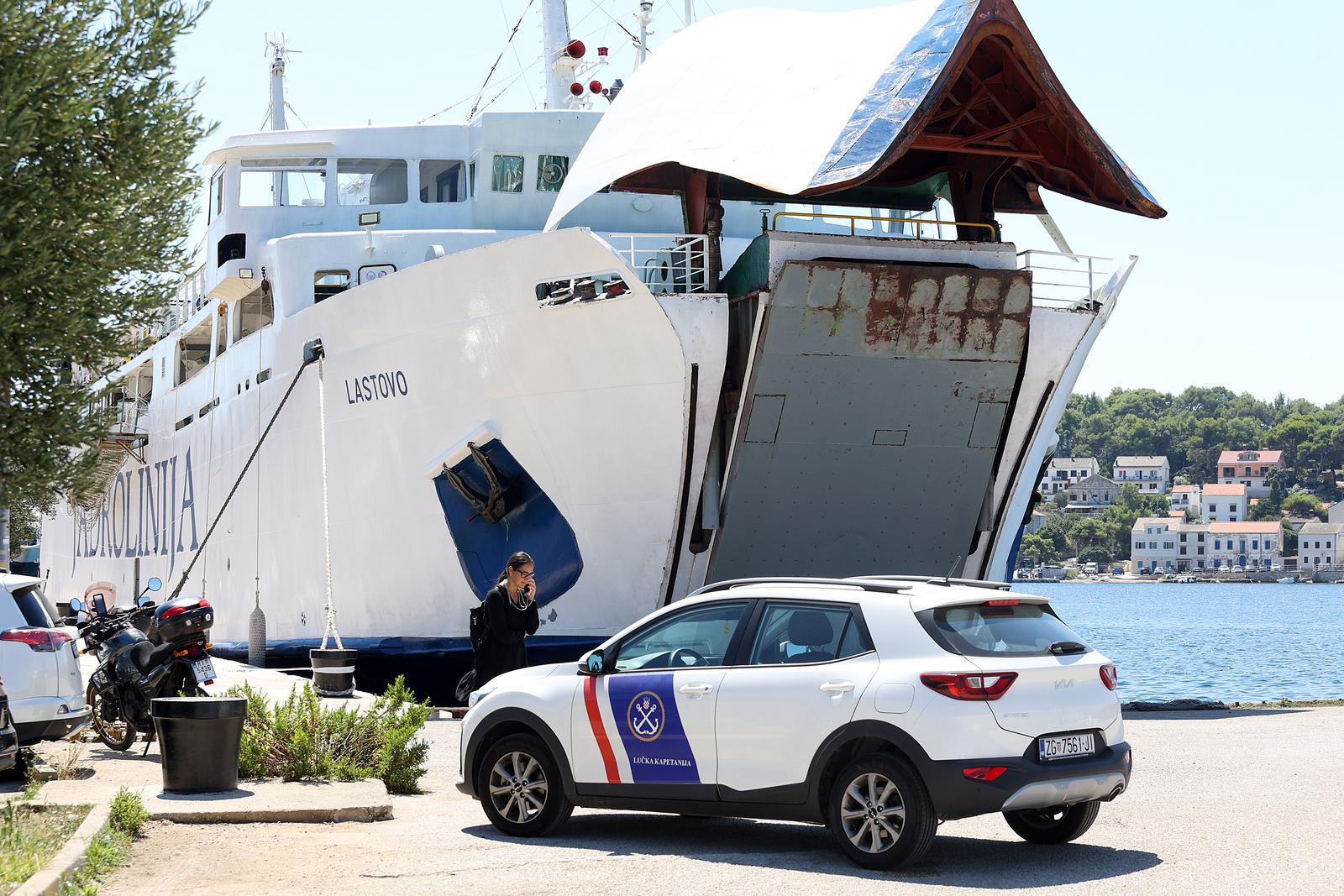 12.08.2024., Mali Losinj - U padu ulazne rampe trajekta Lastovo u trajektnom pristanistu u Malom Losinju trojica mornara Jadrolinije su poginula, a jedan je tesko ozlijedjen. Photo: Nel Pavletic/PIXSELL