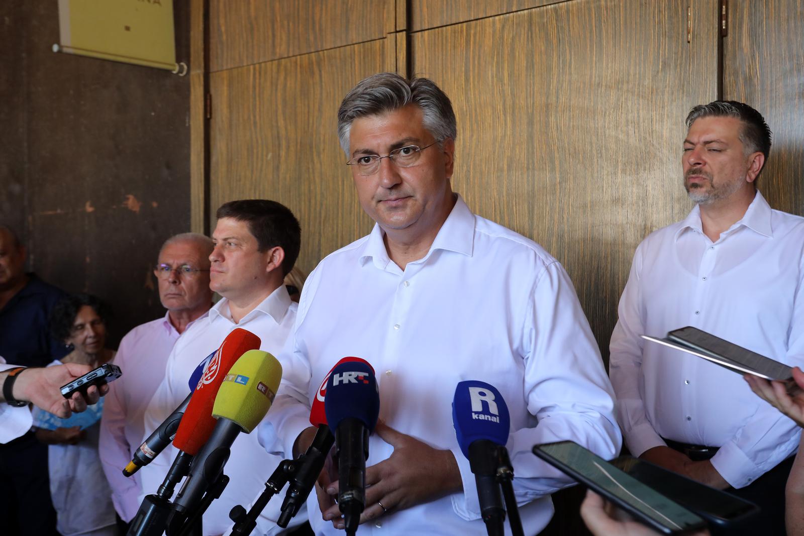 15.08.2024., Rijeka - Predsjednik Vlade Republike Hrvatske Andrej Plenkovic, ministar Oleg Butkovic i predsjednik uprave Jadrolinije David Sopta na misi u preivoju Svetista majke Bozje Trsatske na blagdan Velike Gospe. Photo: Goran Kovacic/PIXSELL