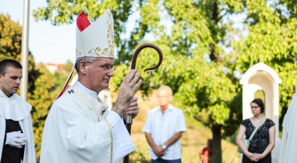 15.08.2024., Zagreb - Svetkovina Velike Gospe u Zupi Uznesenja Blazene Djevice Marije i svetistu Majke Bozje Remetske u Zagrebu. Svecano misno slavlje predvodio je zagrebacki nadbiskup Drazen Kutlesa. Photo: Luka Stanzl/PIXSELL