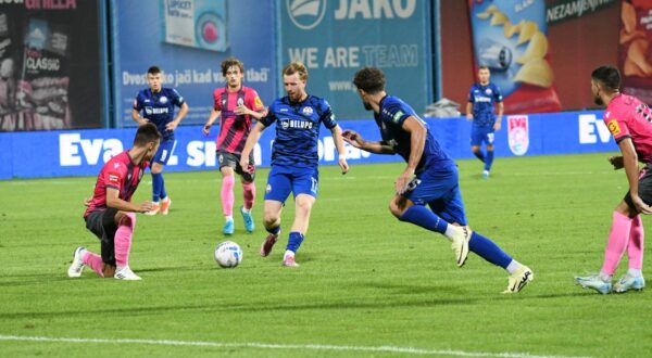 17.08.2024., Gradski stadion Ivan Kusek Apas, Koprivnica - SuperSport HNL, 03. kolo, NK Slaven Belupo - NK Lokomotiva. Dominik Martinovic Photo: Damir Spehar/PIXSELL