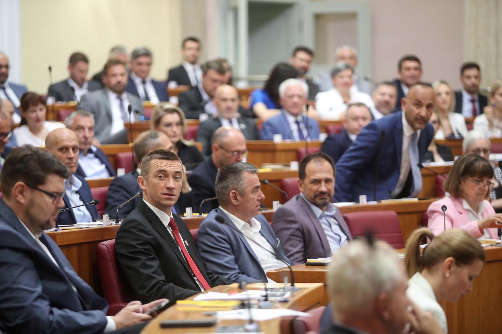 21.06.2024., Zagreb - Zastupnici u Saboru glasaju, izmedju ostalog, o prijedlogu da Milorad Pupovac bude na celu Odbora za ljudska prava i prava nacionalnih manjina Photo: Slavko Midzor/PIXSELL