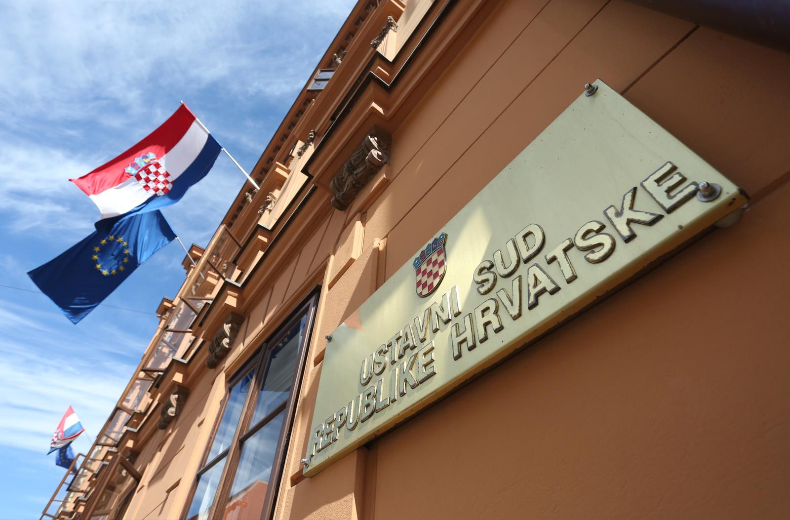 22.05.2013., Zagreb -  Ustavni sud RH na sjednici je raspravljao o tome je li Kurikulum zdravstvenog odgoja u osnovnim i srednjim skolama u skladu s Ustavom, medjunarodnim aktima i zakonom.Nakon rasprave Ustavni sud donio je odluku o privremenoj zabrani spolnog odgoja zbog nepostivanja procedura prilikom njegovog donosenja.rPhoto: Marko Lukunic/PIXSELL