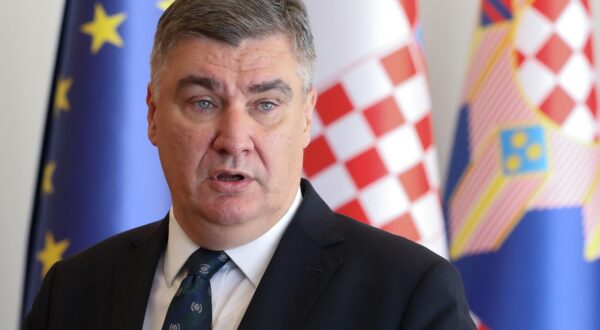 23.07.2024., Zagreb - Predsjednik Republike Hrvatske Zoran Milanovic urucio je odlikovanja igracima, strucnom timu, trenerima i tehnickoj potpori hrvatske vaterpolske reprezentacije povodom osvajanja zlatne medalje na Svjetskom prvenstvu u Dohi. Nakon svecanog prijema, predsjednik Milanovic dao izjavu za medije. Photo: Robert Anic/PIXSELL