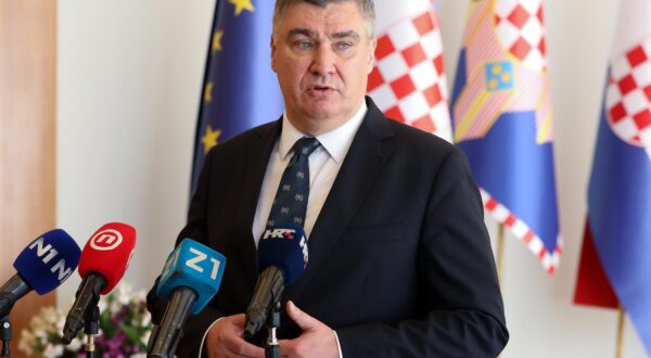 23.07.2024., Zagreb - Predsjednik Republike Hrvatske Zoran Milanovic urucio je odlikovanja igracima, strucnom timu, trenerima i tehnickoj potpori hrvatske vaterpolske reprezentacije povodom osvajanja zlatne medalje na Svjetskom prvenstvu u Dohi. Nakon svecanog prijema, predsjednik Milanovic dao izjavu za medije. Photo: Robert Anic/PIXSELL