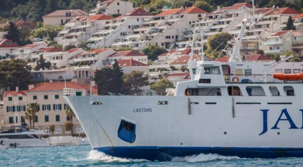 26.04.2024., Split - Trajekt Lastovo isplovio je u 17h prema Vela Luci i Lastovu. Marcelino Simic se espio ukrcat medju primi putnicima u trajekt. Photo: Zvonimir Barisin/PIXSELL