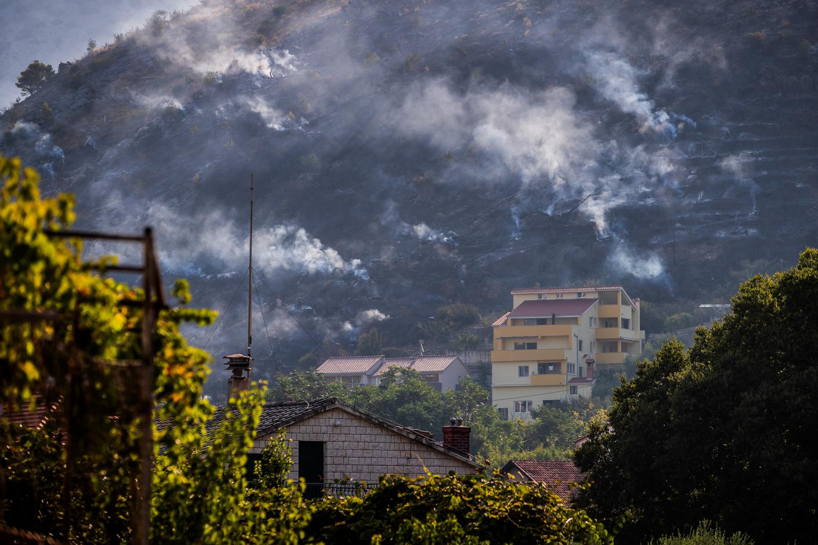 28.08.2024., Zrnovnica - Jutro na pozaristu u Zrnovnici.  Photo: Zvonimir Barisin/PIXSELL