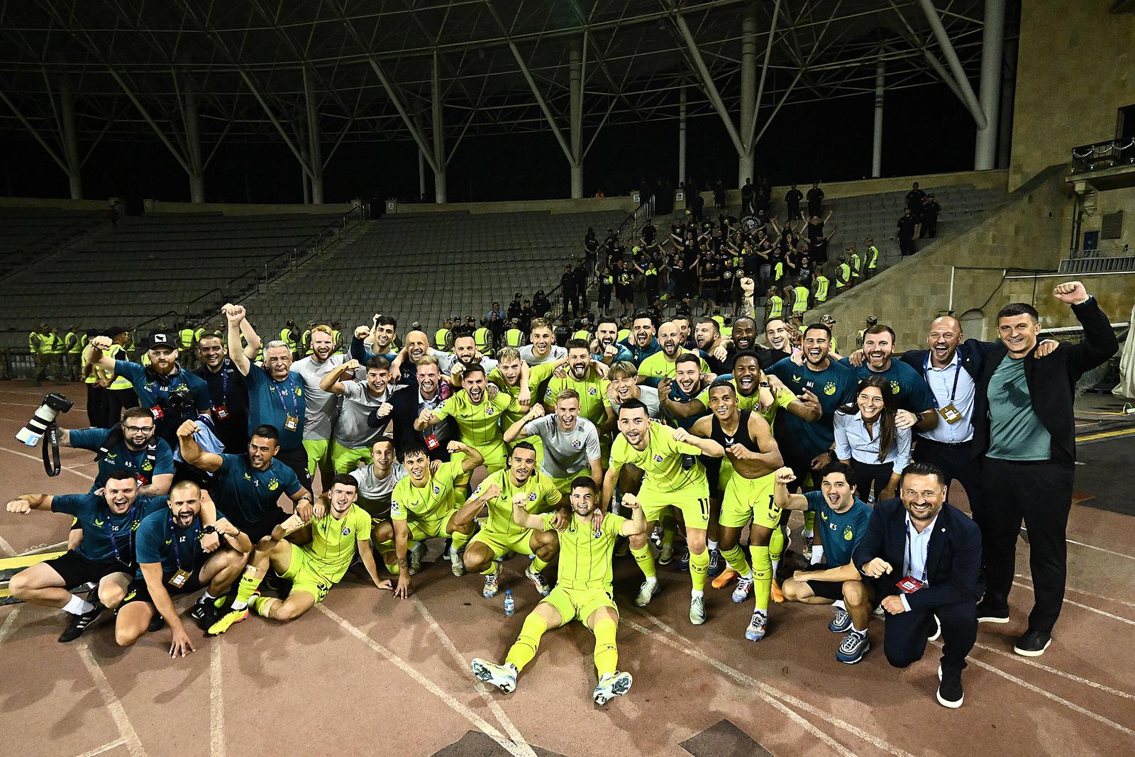 28.08.2024., Baku, Azerbajdzan - Uzvratna utakmica doigravanja UEFA Lige prvaka, Qarabag FK- GNK Dinamo. Slavlje navijaca i igraca Dinama nakon pobjede i izborene Lige Prvaka.  Photo: Marko Lukunic/PIXSELL