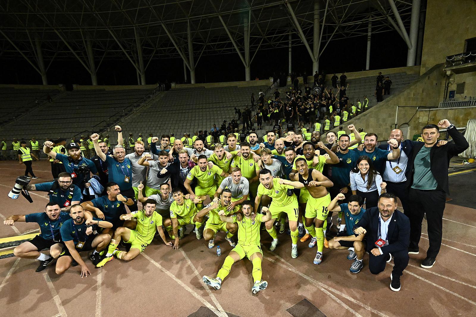 28.08.2024., Baku, Azerbajdzan - Uzvratna utakmica doigravanja UEFA Lige prvaka, Qarabag FK- GNK Dinamo. Slavlje navijaca i igraca Dinama nakon pobjede i izborene Lige Prvaka.  Photo: Marko Lukunic/PIXSELL