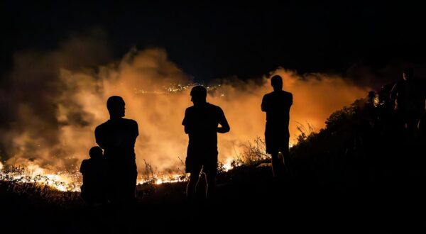 28.08.2024., Sitno Gornje - Pozar se ponovno reaktivirao u vecernjim satima. Photo: Zvonimir Barisin/PIXSELL