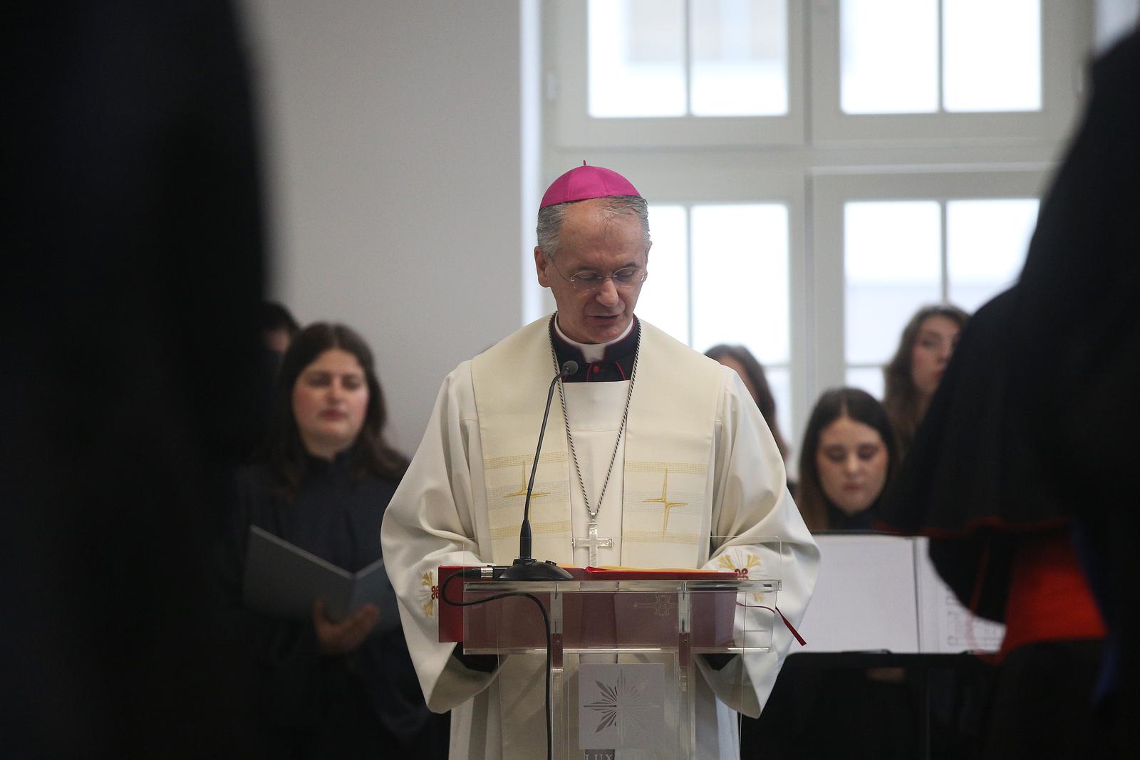 31.05.2024.,Zagreb - Na Hrvatskom katolickom sveucilistu odrzana je proslava Papinog dana i Dana Hrvatskog katolickog sveuculista. Lectio magistralis odrzao je NJ.E. Mons. Paul Richard Gallagher. Na pocetku proslave blagoslovljen je prostor novouredjene Sveucilisne knjiznice na Kampusu Photo: Zeljko Hladika/PIXSELL