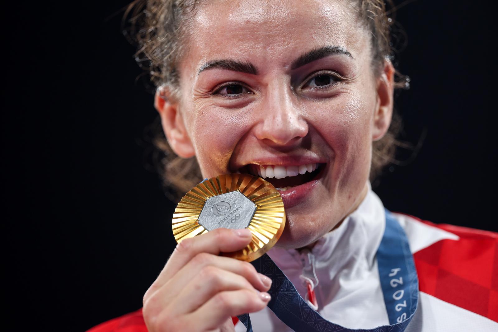 31.07.2024., Pariz, Francuska - XXXIII. Olimpijske igre Pariz 2024. Judo, dodjela medalja, zene do 70kg. Barbara Matic, Hrvatska, osvojila je zlatnu medalju u kategoriji zene do 70kg. Photo: Igor Kralj/PIXSELL