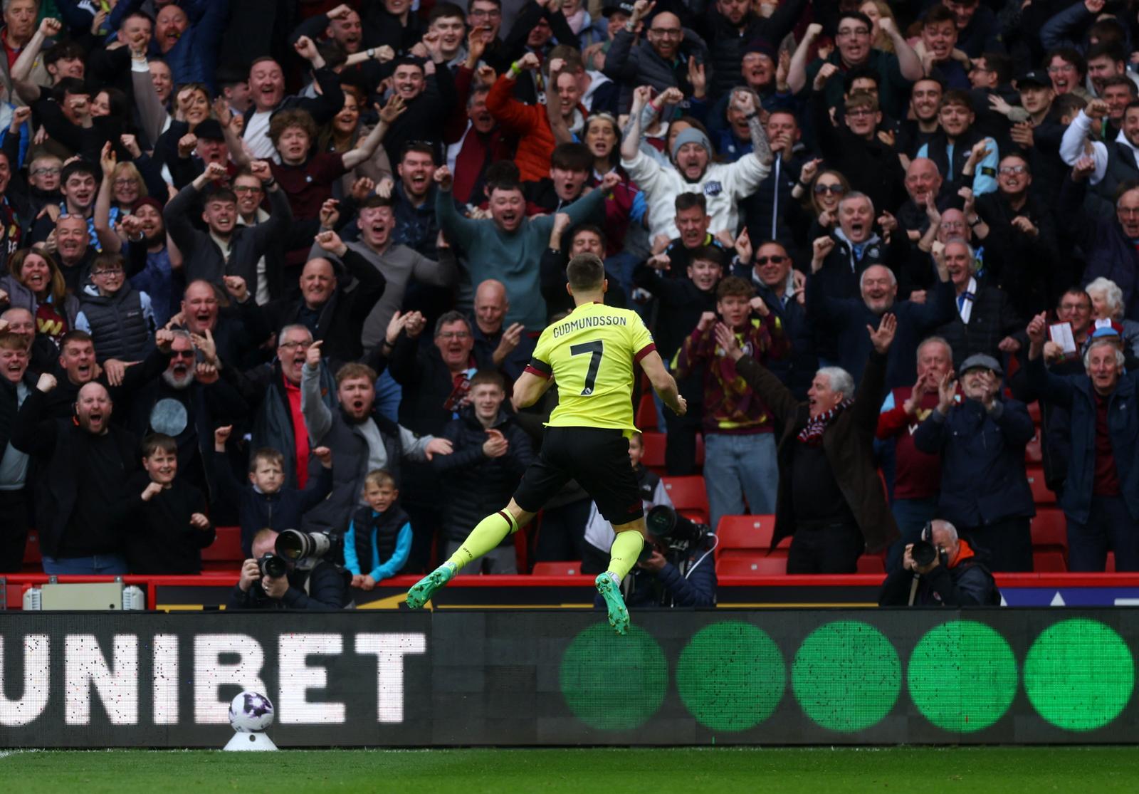 Soccer Football - Premier League - Sheffield United v Burnley - Bramall Lane, Sheffield, Britain - April 20, 2024 Burnley's Johann Berg Gudmundsson celebrates scoring their fourth goal Action Images via Reuters/Lee Smith NO USE WITH UNAUTHORIZED AUDIO, VIDEO, DATA, FIXTURE LISTS, CLUB/LEAGUE LOGOS OR 'LIVE' SERVICES. ONLINE IN-MATCH USE LIMITED TO 45 IMAGES, NO VIDEO EMULATION. NO USE IN BETTING, GAMES OR SINGLE CLUB/LEAGUE/PLAYER PUBLICATIONS. Photo: Lee Smith/REUTERS