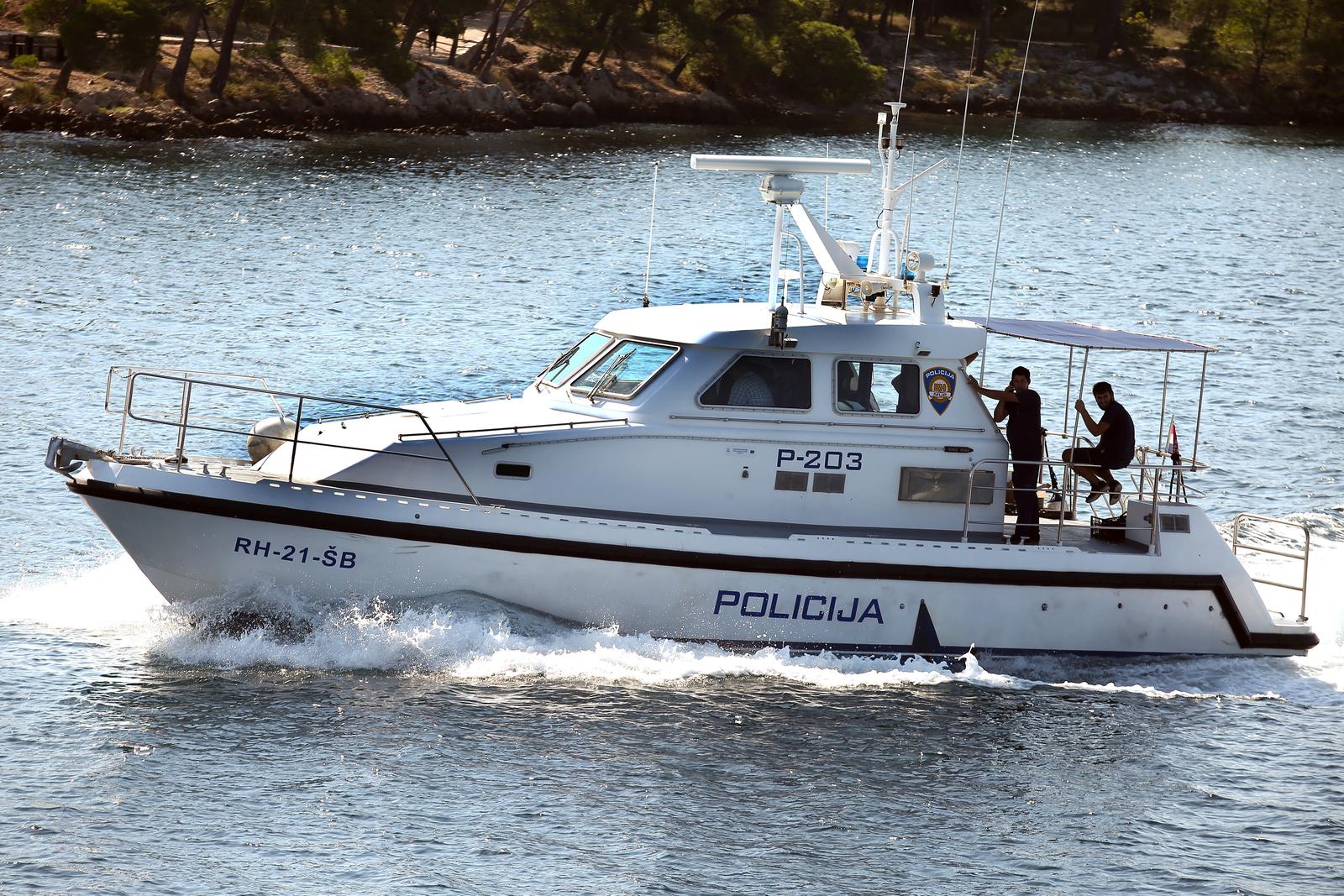 04.10.2019., Sibenik - Policijski gliser patrolira sibenskim akvatorijem.rPhoto: Dusko Jaramaz/PIXSELL