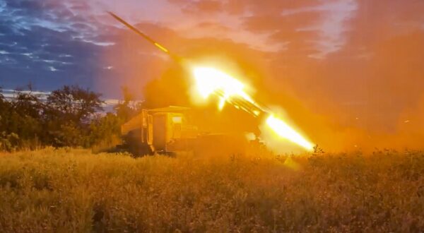 epa11547750 A still image taken from a handout video provided by the Russian Defence Ministry shows the BM-21 ‘Grad’, a self-propelled 122 mm multiple rocket launcher, firing near the line of combat close to Soledar, Donetsk Region, Ukraine, 13 August 2024.  EPA/RUSSIAN DEFENCE MINISTRY HANDOUT HANDOUT EDITORIAL USE ONLY/NO SALESHANDOUT EDITORIAL USE ONLY/NO SALES