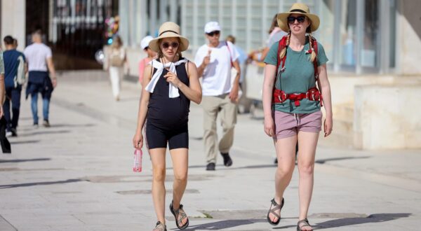 04.06.2024., Zadar - Lipanjsko poslijepodne u gradu Photo: Sime Zelic/PIXSELL