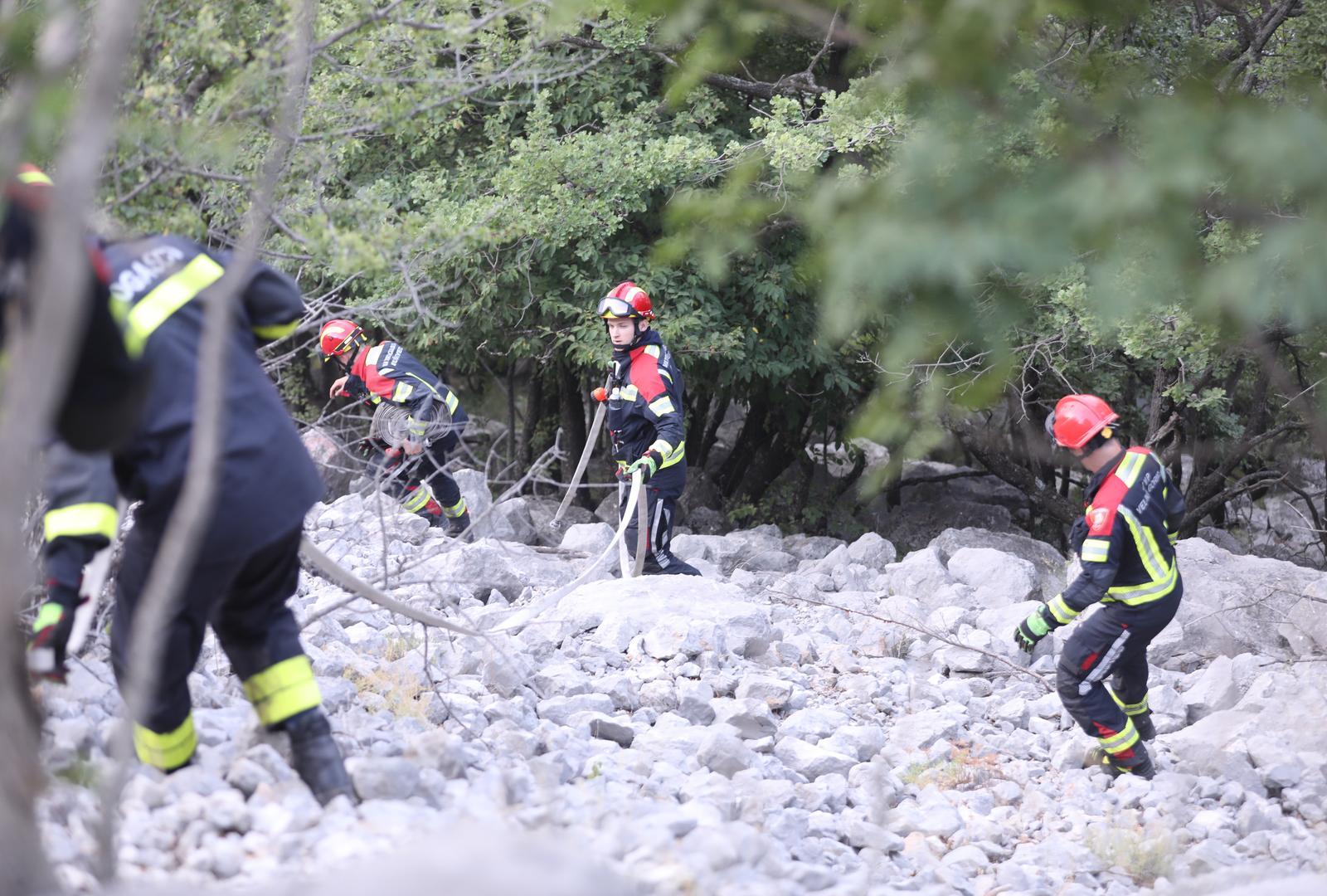 01.08.2024.,Makarska-Vatrogasci s kontinenta na pozaristu u Parku prirode Biokovo. Photo: Ivo Cagalj/PIXSELL