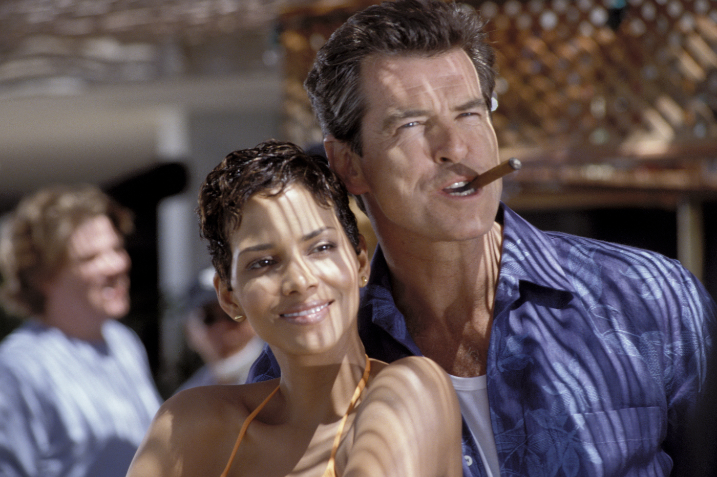 STIRB AN EINEM ANDEREN TAG / Die Another Day GB 2002 / Lee Tamahori Jinx (HALLE BERRY), James Bond (PIERCE BROSNAN) Regie: Lee Tamahori aka. Die Another Day / STIRB AN EINEM ANDEREN TAG GB 2002,Image: 136751975, License: Rights-managed, Restrictions: Nur redaktionelle Nutzung im Zusammenhang mit dem Film. Editorial usage only and only related to the movie. Im Falle anderer Verwendungen, kontaktieren Sie uns bitte. For other uses, please contact us., Model Release: no, Credit line: kpa Publicity / United Archives / Profimedia