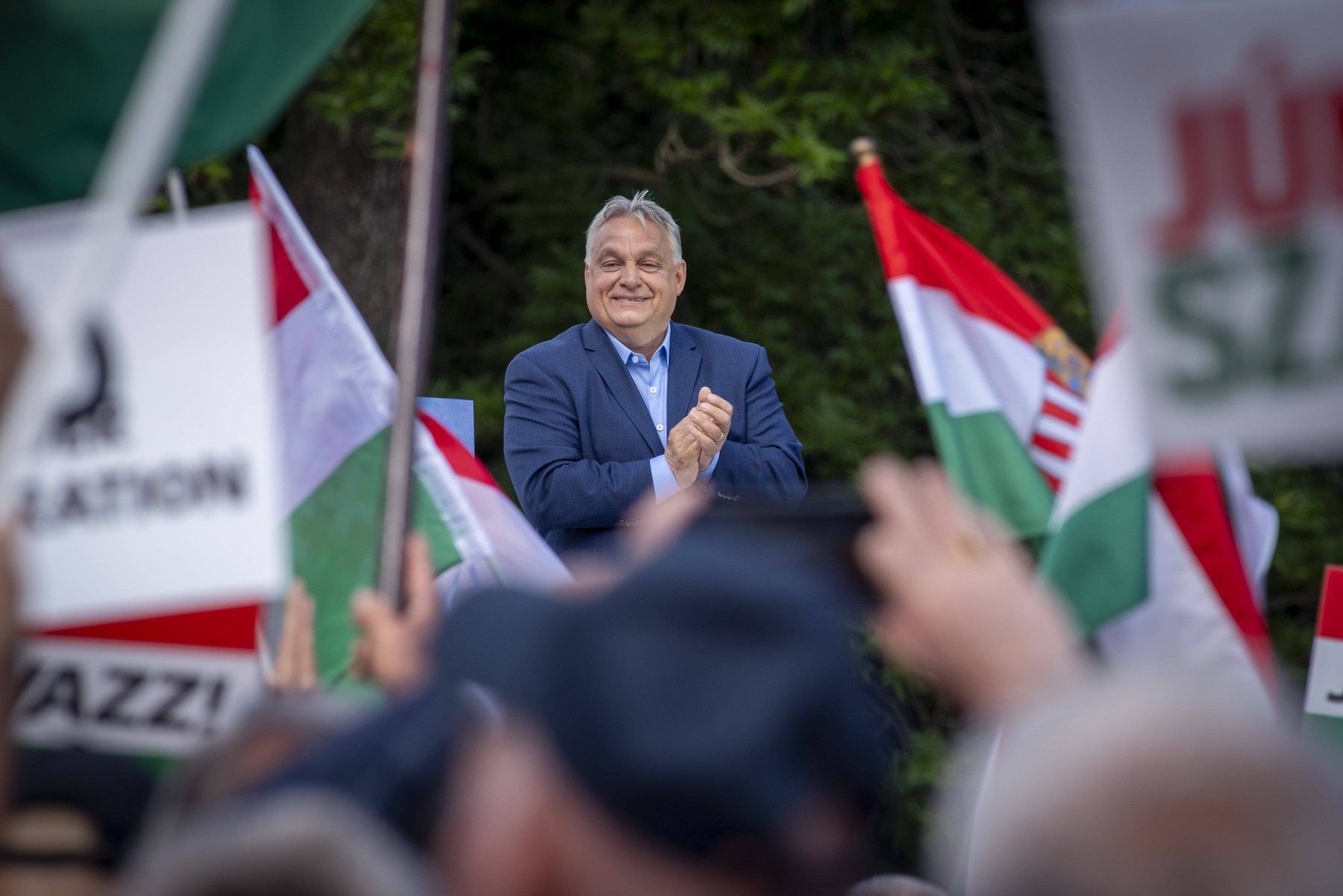 EP election campaign/ Fidesz, Budapest, Hungary UNGARN, 01.06.2024, Budapest. Als Teil ihrer Wahlkampagne fuer die Europa- und Kommunalwahlen am 9. Juni organisiert die Regierungspartei Fidesz einen weiteren Friedensmarsch BĂ� *** EP election campaign Fidesz, Budapest, Hungary HUNGARY, 01 06 2024, Budapest As part of its election campaign for the European and local elections on 9 June, the ruling party Fidesz is organizing another peace march BĂ� Copyright: MartinxFejer/estost.net Fejer24060122,Image: 878310721, License: Rights-managed, Restrictions: imago is entitled to issue a simple usage license at the time of provision. Personality and trademark rights as well as copyright laws regarding art-works shown must be observed. Commercial use at your own risk., Model Release: no, Credit line: Martin Fejer/estost.net / imago stock&people / Profimedia