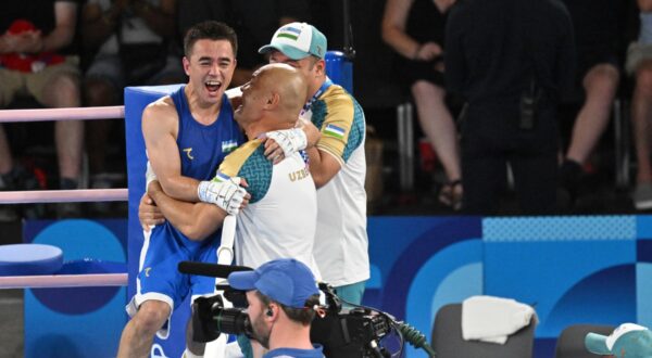 Le boxeur Billal Bennama décroche l’argent en poids mouche (- 51 kg) lors des jeux olympiques Paris 2024 (JO 2024) le 8 août 2024. © Frédéric Chambert / Panoramic / Bestimage Bilal Bennama vs Hasanboy Dusmatov, men’s boxing final during the Olympic Games Paris 2024,Image: 897250970, License: Rights-managed, Restrictions: , Model Release: no, Credit line: Frédéric Chambert / Panoramic / Bestimage / Profimedia