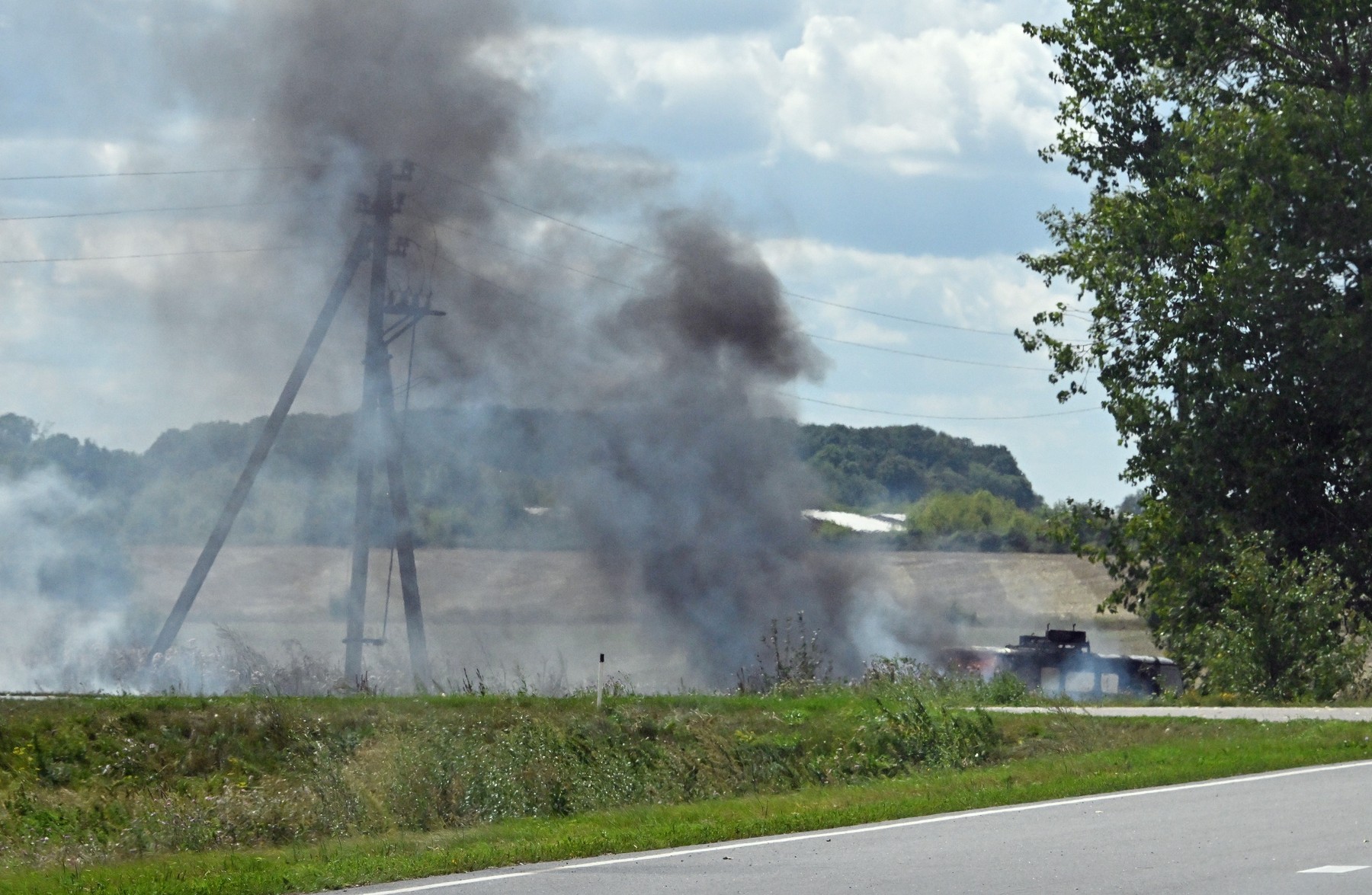 The situation in the Kursk region after the shelling of the Ukrainian Armed Forces. Burning cars near the city of Sudzha.
08.08.2024 Russia, Kursk region, Kursk,Image: 897295157, License: Rights-managed, Restrictions: *** World Rights Except Russian Federation, Switzerland and Liechtenstein *** CHEOUT LIEOUT RUSOUT, Model Release: no, Credit line: Kommersant Photo Agency / ddp USA / Profimedia