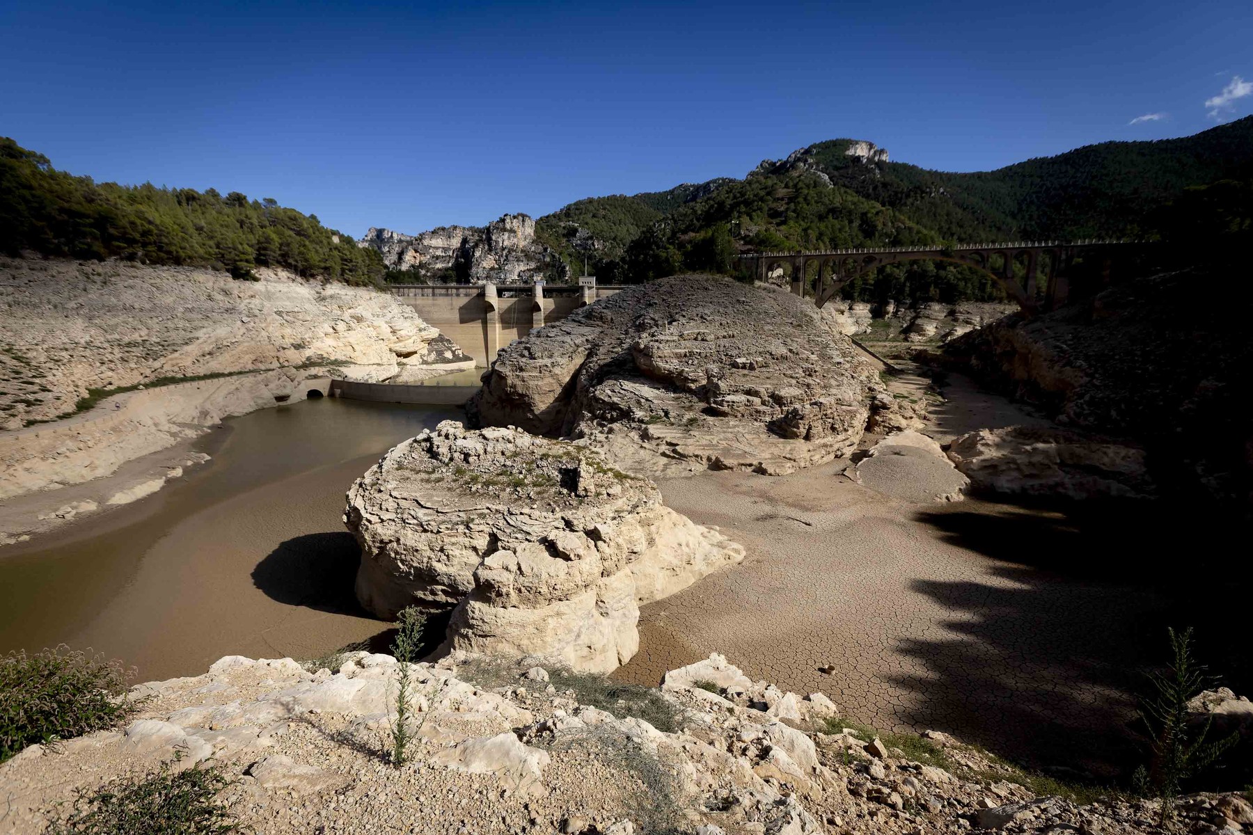 August 16, 2024, Ulldecona, Barcelona, Spain: The Ulldecona reservoir in southern Catalonia, 2 hours from Barcelona, is being well below 1% of its water capacity. Despite the rains of recent weeks, it is being evident from the risk of severe drought suffered by the Mediterranean environment. In Ulldecona, Barcelona, Catalonia, Spain, on August 17, 2024.,Image: 899502710, License: Rights-managed, Restrictions: * France Rights OUT *, Model Release: no, Credit line: Albert Llop / Zuma Press / Profimedia