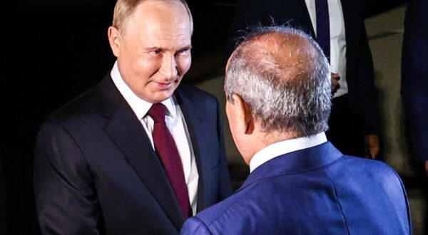 AZERBAIJAN, BAKU - AUGUST 18, 2024: Russia's President Vladimir Putin is welcomed at a city airport. Mikhail Tereshchenko/POOL/TASS