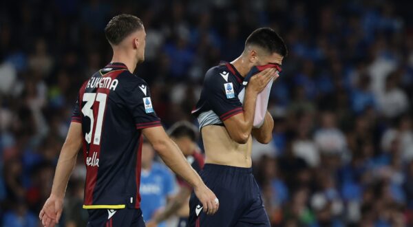 Bologna's Martin Erlić injured  during the Serie A soccer match between Napoli and Bologna at the Diego Armando Maradona Stadium in Naples, southern italy - Sunday, August 25 , 2024. Sport - Soccer . 
(),Image: 901496407, License: Rights-managed, Restrictions: , Model Release: no, Credit line: Alessandro Garofalo / LaPresse / Profimedia