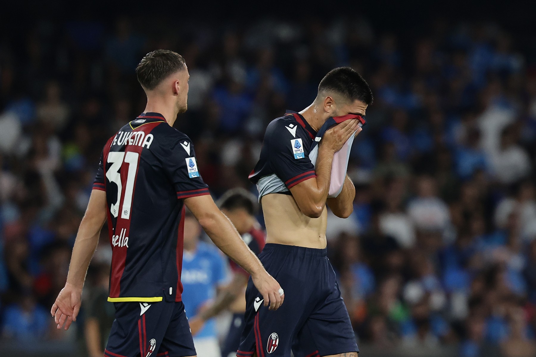 Bologna's Martin Erlić injured  during the Serie A soccer match between Napoli and Bologna at the Diego Armando Maradona Stadium in Naples, southern italy - Sunday, August 25 , 2024. Sport - Soccer . 
(),Image: 901496407, License: Rights-managed, Restrictions: , Model Release: no, Credit line: Alessandro Garofalo / LaPresse / Profimedia