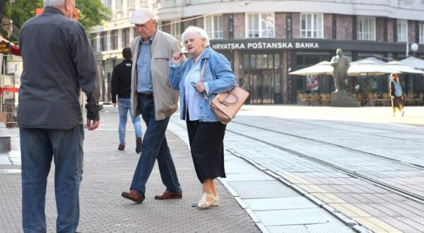 15.05.2024., Zagreb - Hrvatska postanska banka obavjestila je svoje korisnike da ce zbog tehnickih prilagodbi u sustavu slijedom pripajanja Nove hrvatske banke mirovine umjesto 1. lipnja korisnicima isplatiti 4. lipnja.
Od srpnja 2024. banka nastavlja isplacivati redovna mirovinska primanja prvog dana u mjesecu. Photo: Patrik Macek/PIXSELL