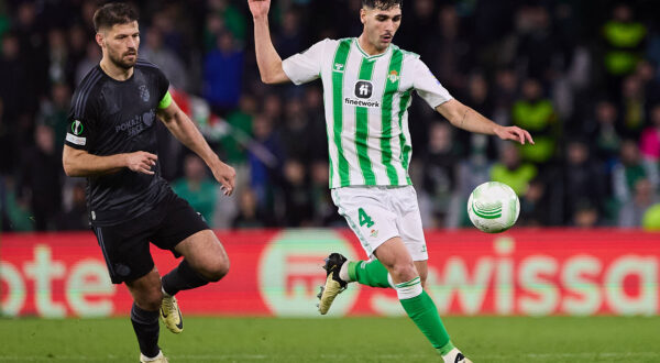 ESP: Real Betis-Dinamo Zagreb. UEFA Conference League Johnny Cardoso of Real Betis and Bruno Perkovic during the UEFA Conference League, intermediate round match, between Real Betis and Dinamo Zagreb played at Benito Villamarin Stadium on February 15, 2024 in Sevilla, Spain. kpng Copyright: xAndresxGongorax/xPRESSINPHOTOx AG_240215_051